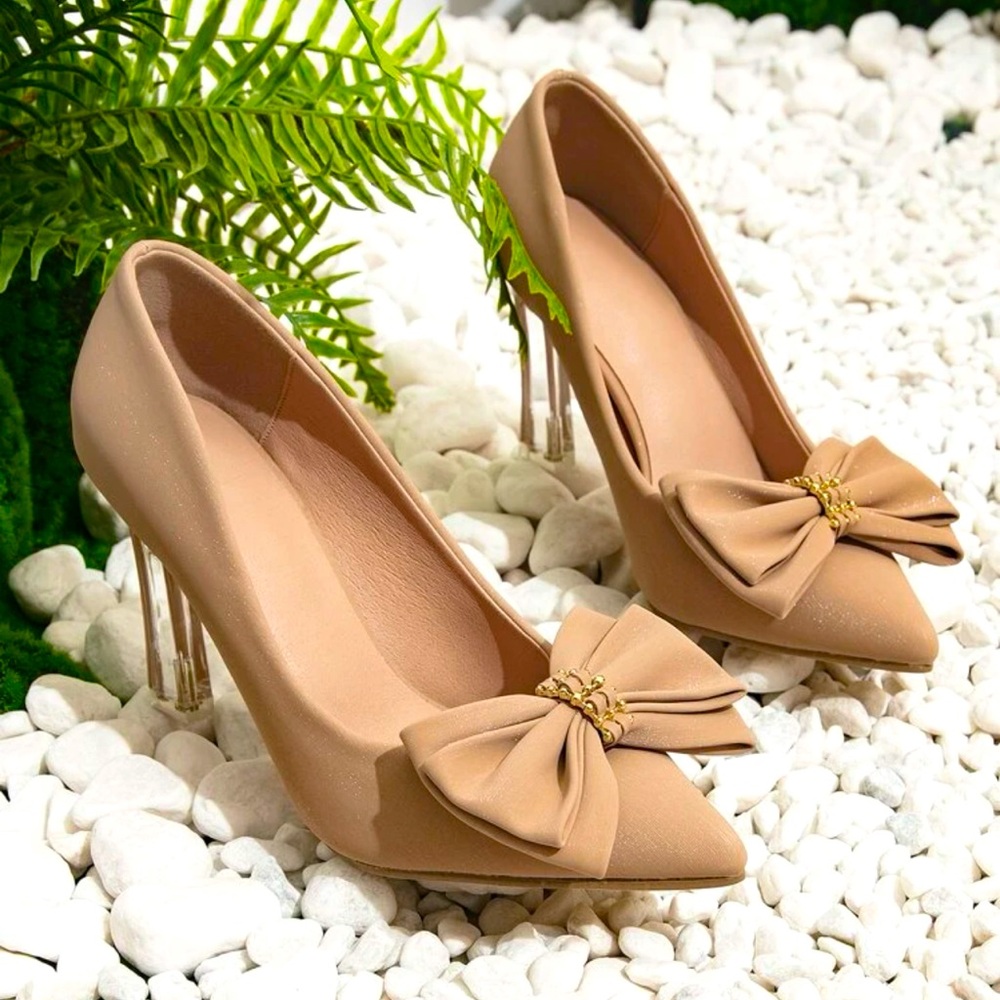 Cute Pumps With Bow and Clear Heel